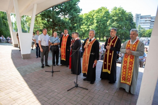 Андрій Чепіль, Вячеслав Чупак, Василь Данилишин, Юрій Сливчук та Сергій Батюк вони віддали все заради миру та свободи нашої країни! 